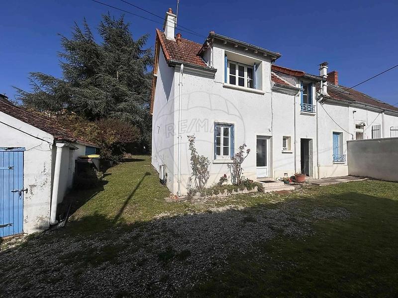 Maison - 90 m² - 5 pièces