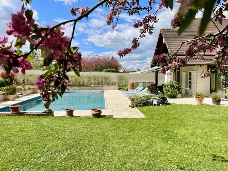 Maison - 213 m² - 7 pièces