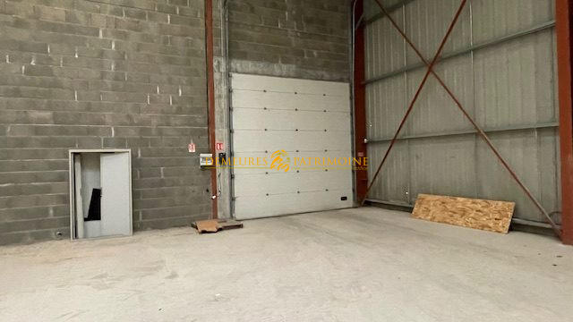 Local commercial - 1 080 m²