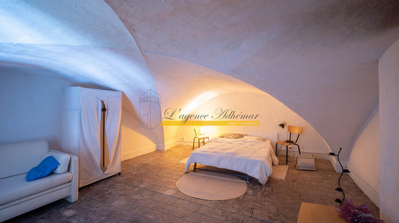 Maison de village - 473 m² - 12 pièces