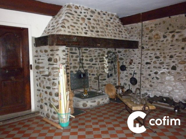 Maison - 270 m² - 12 pièces