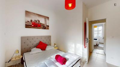 Chambre - 11 m² - 13 pièces