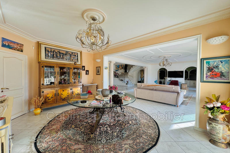 Maison - 250 m² - 3 pièces