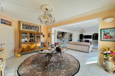 Maison - 250 m² - 3 pièces