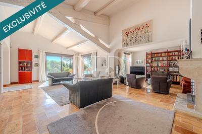 Maison - 377 m² - 12 pièces