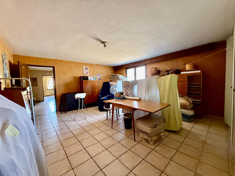 Maison - 264 m² - 9 pièces