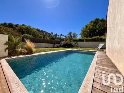 Maison - 169 m² - 9 pièces