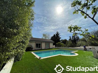 Chambre - 12 m² - 1 pièce