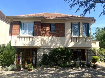 Maison ancienne - 202 m² - 8 pièces