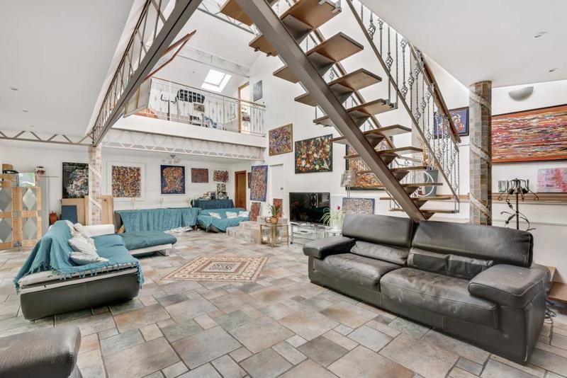 Maison - 225 m² - 7 pièces