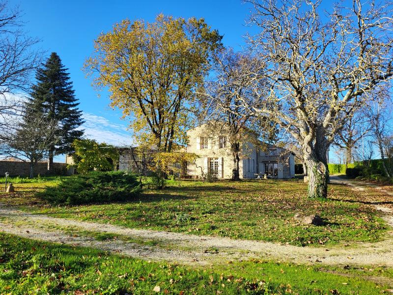Maison ancienne - 226 m² - 8 pièces