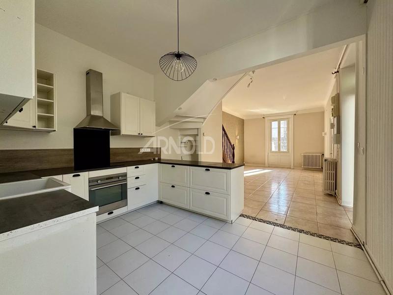 Maison - 95 m² - 5 pièces