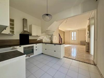 Maison - 95 m² - 5 pièces