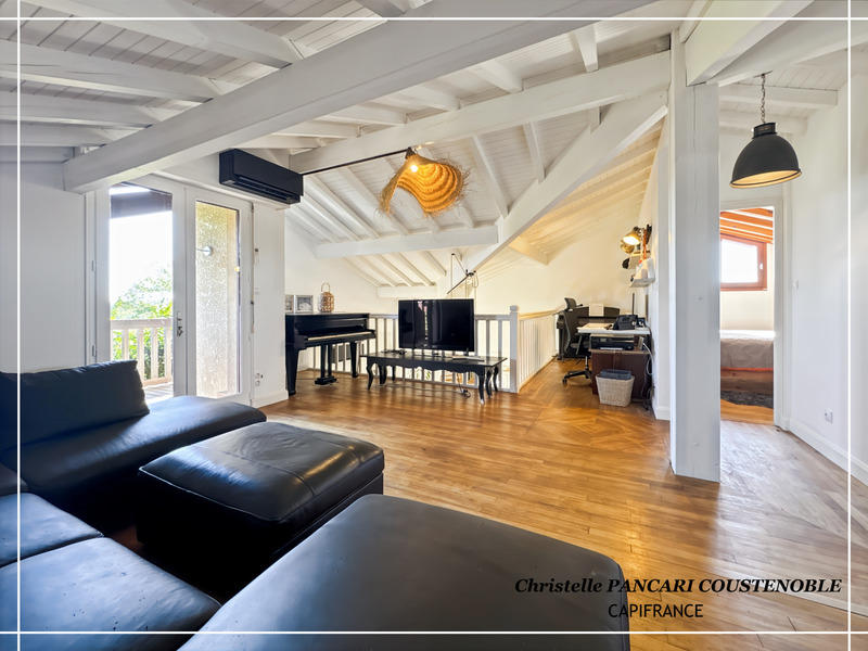 Villa - 204 m² - 6 pièces