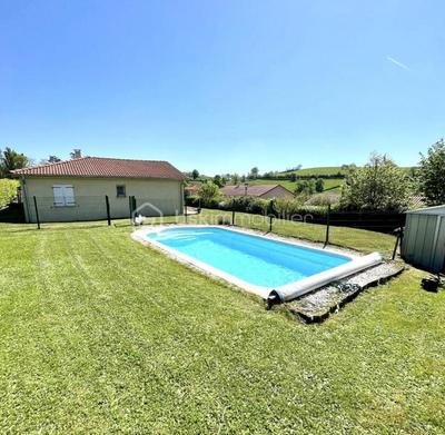 Maison - 110 m² - 5 pièces