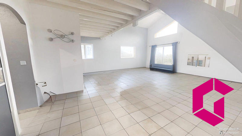 Maison - 240 m² - 6 pièces