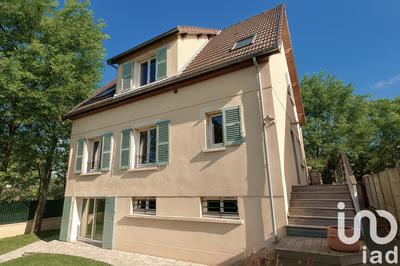 Maison - 188 m² - 8 pièces