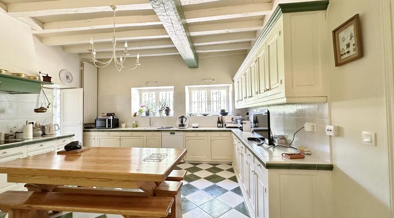 Maison - 450 m² - 12 pièces