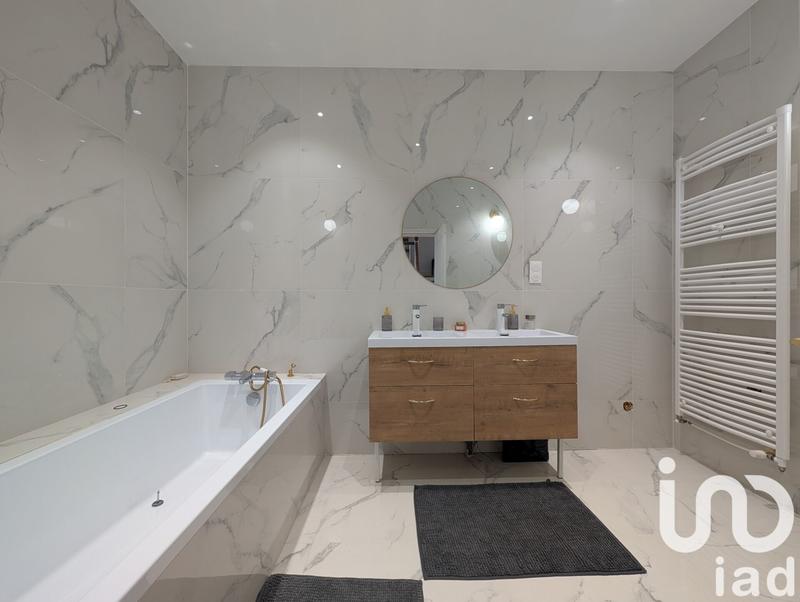 Maison - 286 m² - 10 pièces