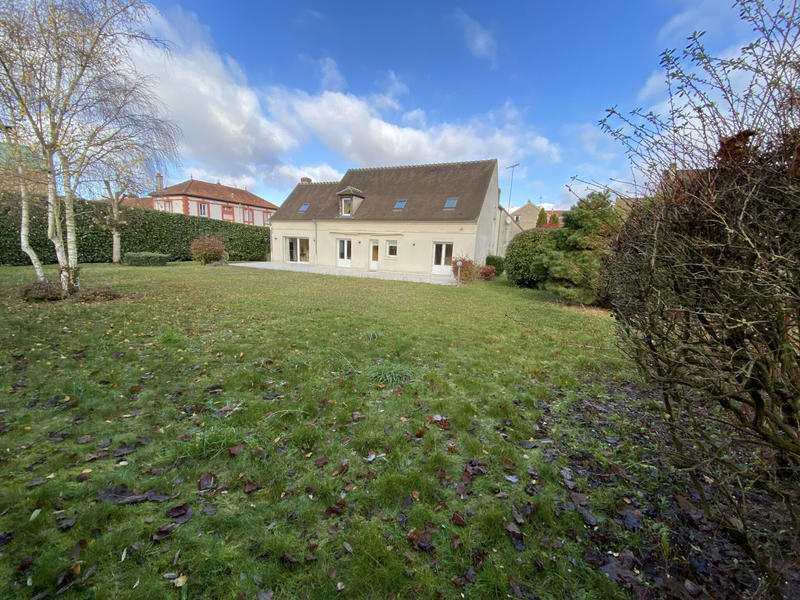 Maison - 242 m² - 8 pièces