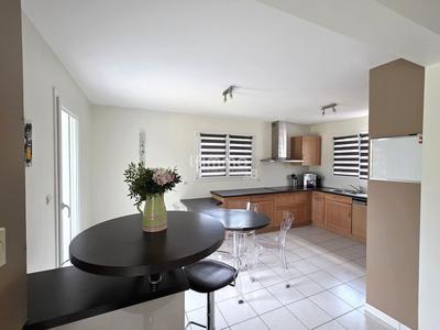 Maison - 160 m² - 8 pièces