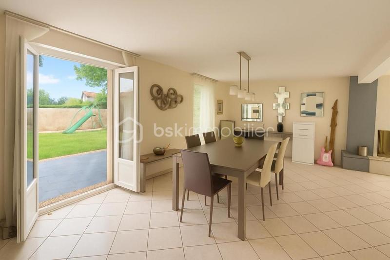 Maison - 201 m² - 7 pièces