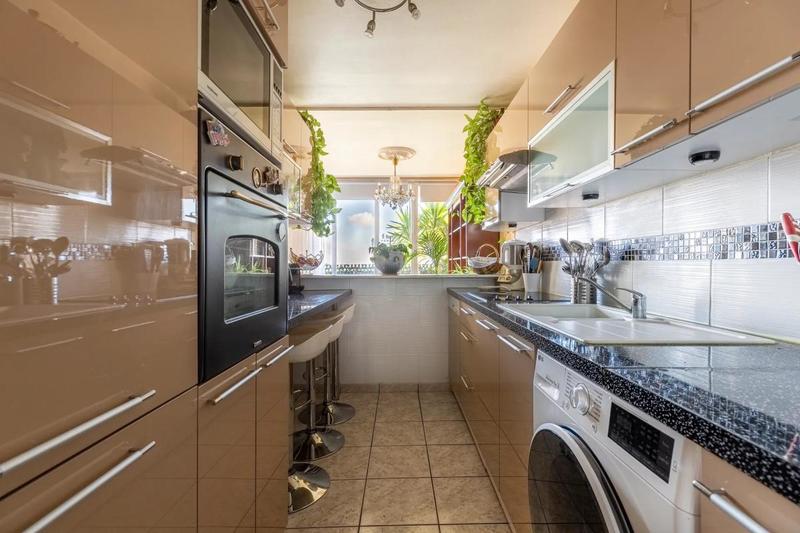 Appartement - 85 m² - 4 pièces