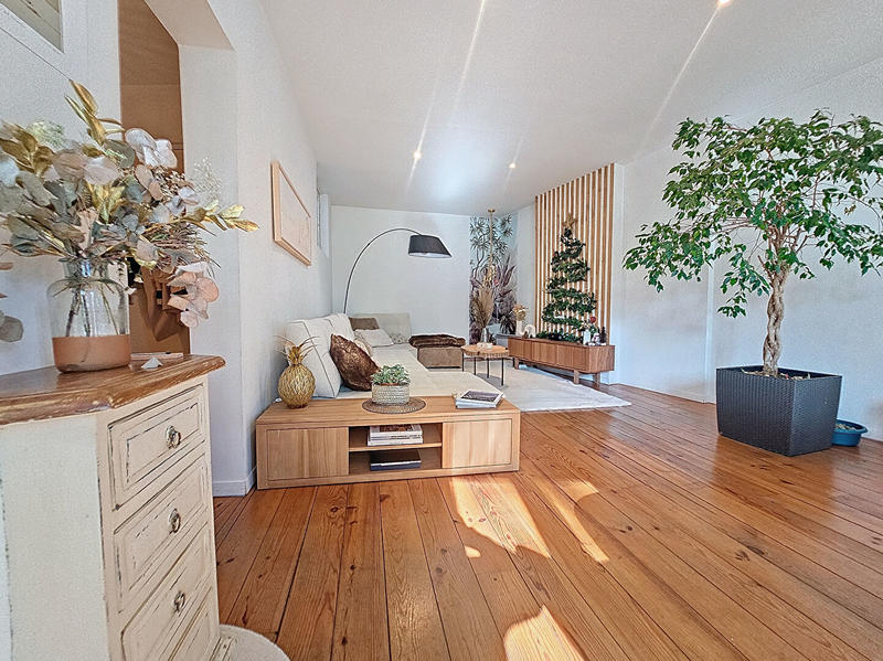 Appartement - 84 m² - 3 pièces