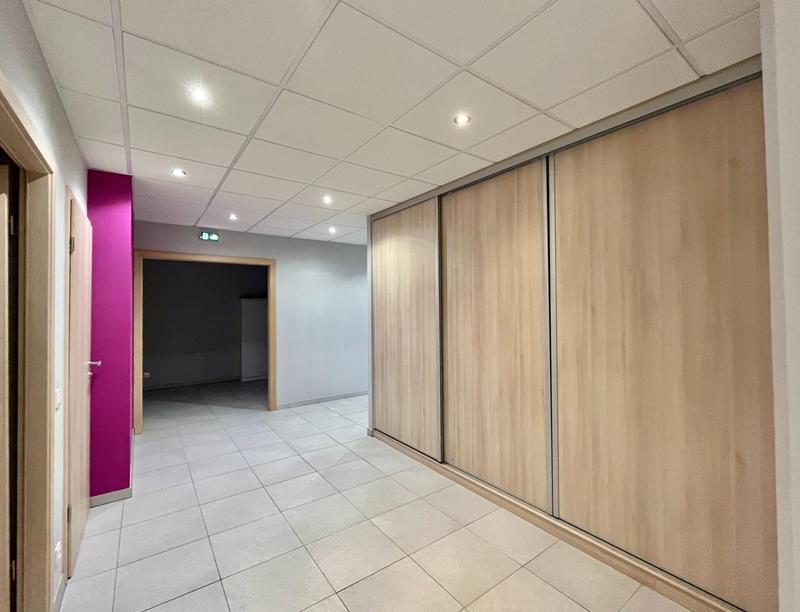 Bureau - 107 m² - 2 pièces