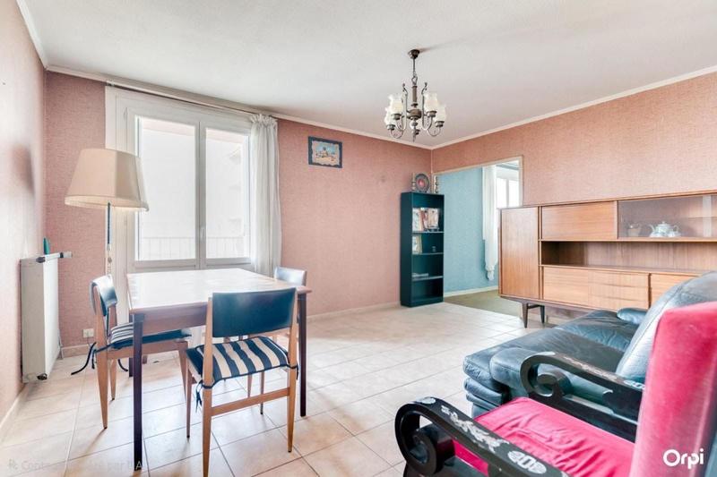 Appartement - 92 m² - 5 pièces