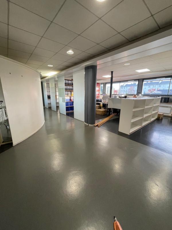 Bureau - 220 m² - 1 pièce