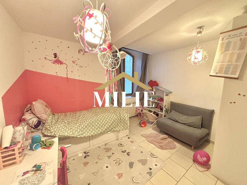 Appartement - 96 m² - 4 pièces