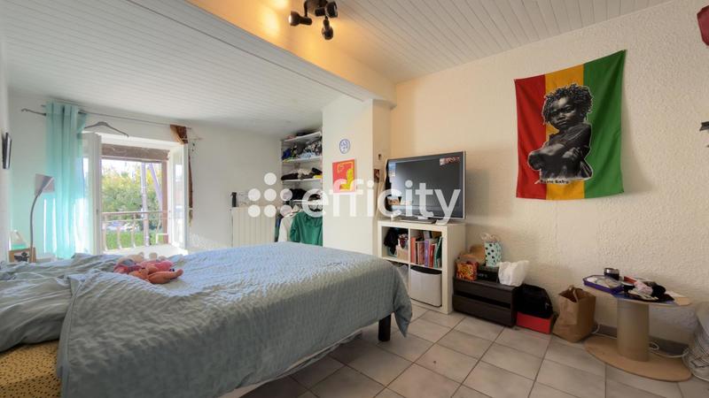 Maison - 160 m² - 7 pièces