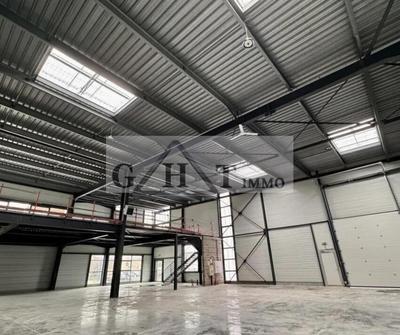 Entrepôt - 850 m²
