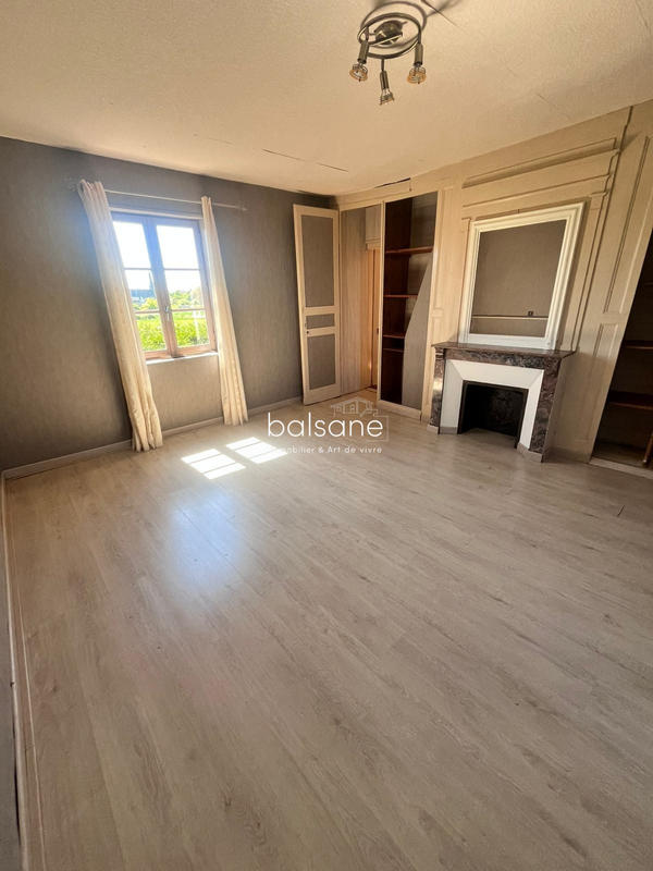 Maison - 257 m² - 8 pièces