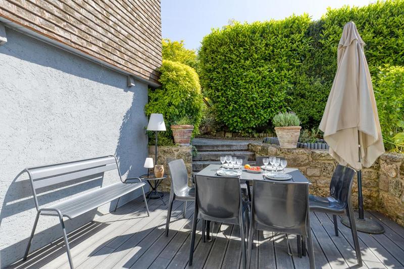 Maison - 233 m² - 8 pièces