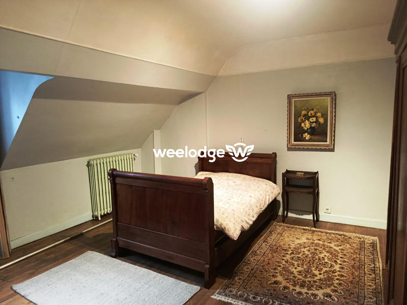 Maison - 239 m² - 10 pièces