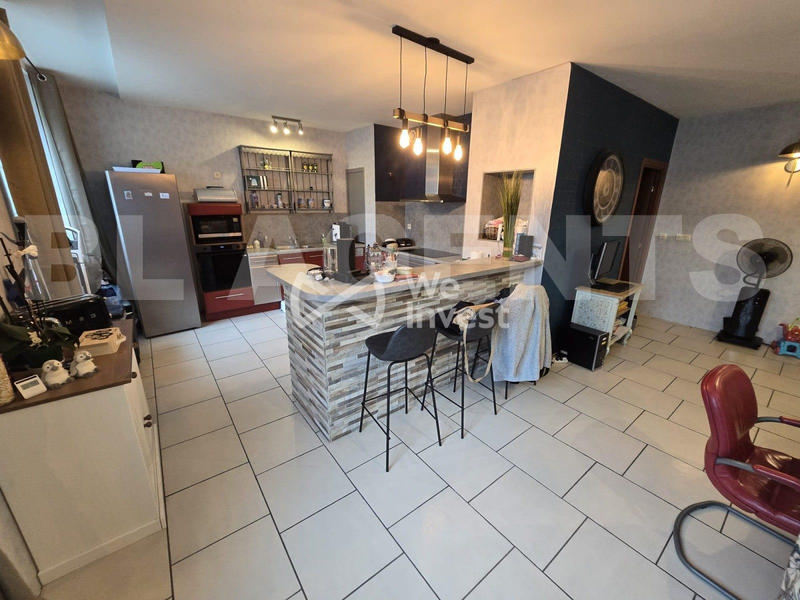 Maison - 637 m² - 20 pièces