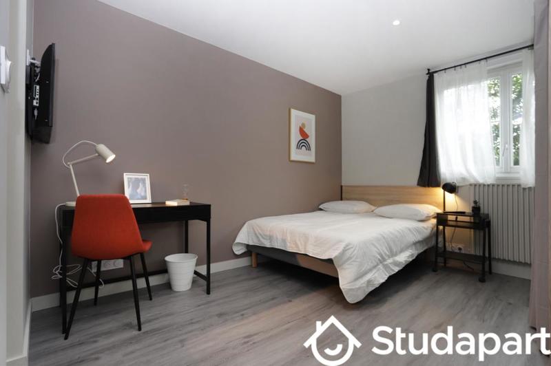 Chambre - 14 m² - 1 pièce