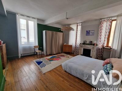 Maison - 236 m² - 8 pièces