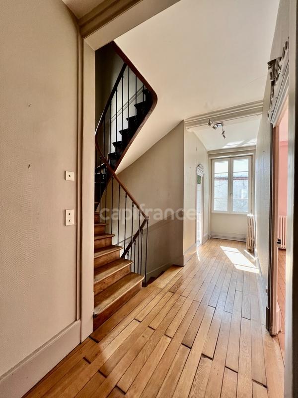 Maison de ville - 180 m² - 8 pièces