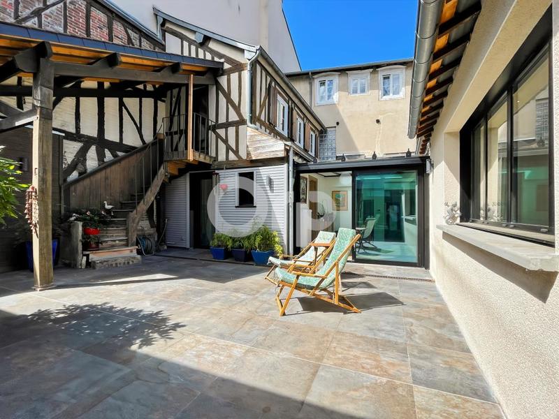 Propriété - 276 m² - 10 pièces