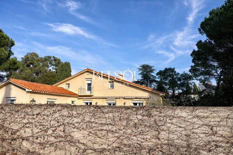 Maison - 205 m² - 6 pièces