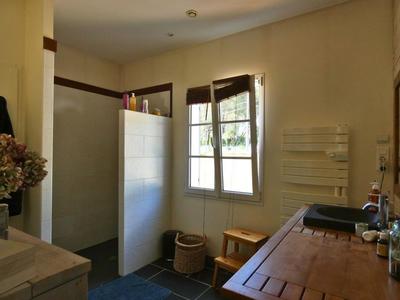 Maison - 240 m² - 6 pièces