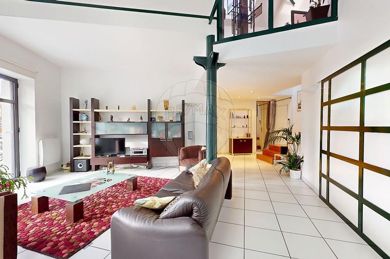 Appartement - 140 m² - 6 pièces