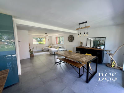 Maison contemporaine - 129 m² - 8 pièces