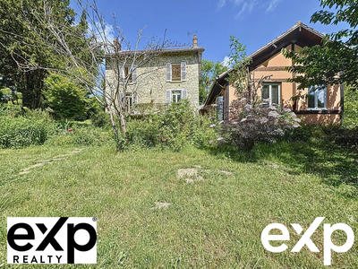 Maison - 240 m² - 8 pièces