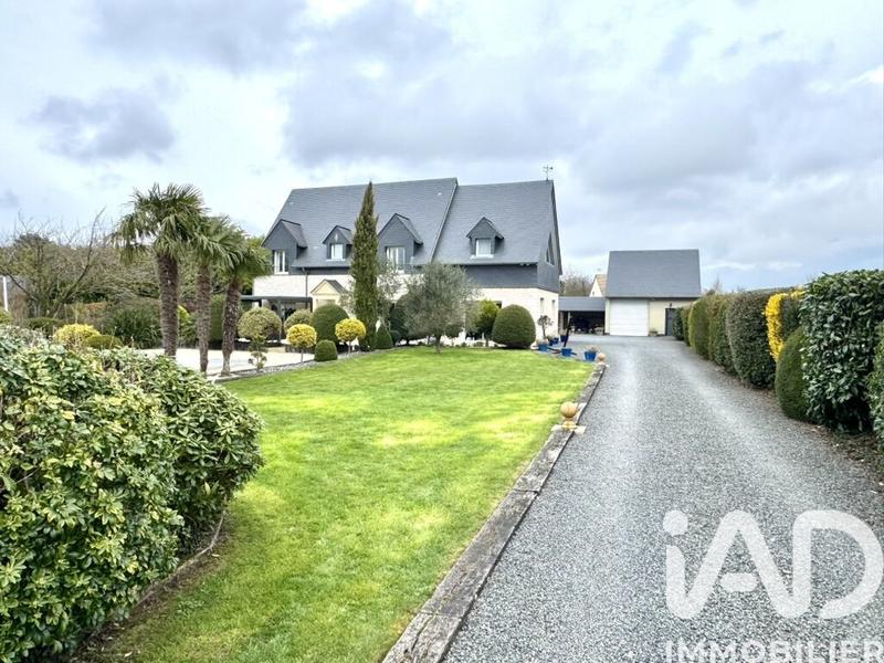 Maison - 260 m² - 8 pièces