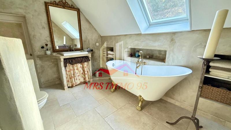 Demeure - 220 m² - 8 pièces