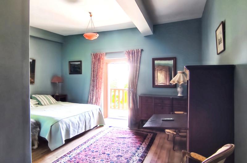 Maison traditionnelle - 231 m² - 8 pièces